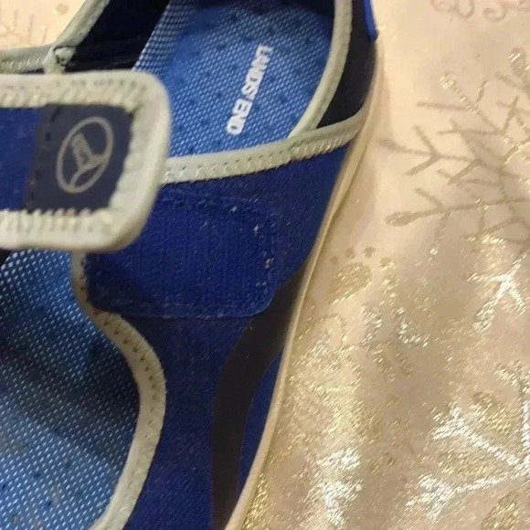 Lands End women’s boat shoes with Velcro strap - Picture 4 of 8